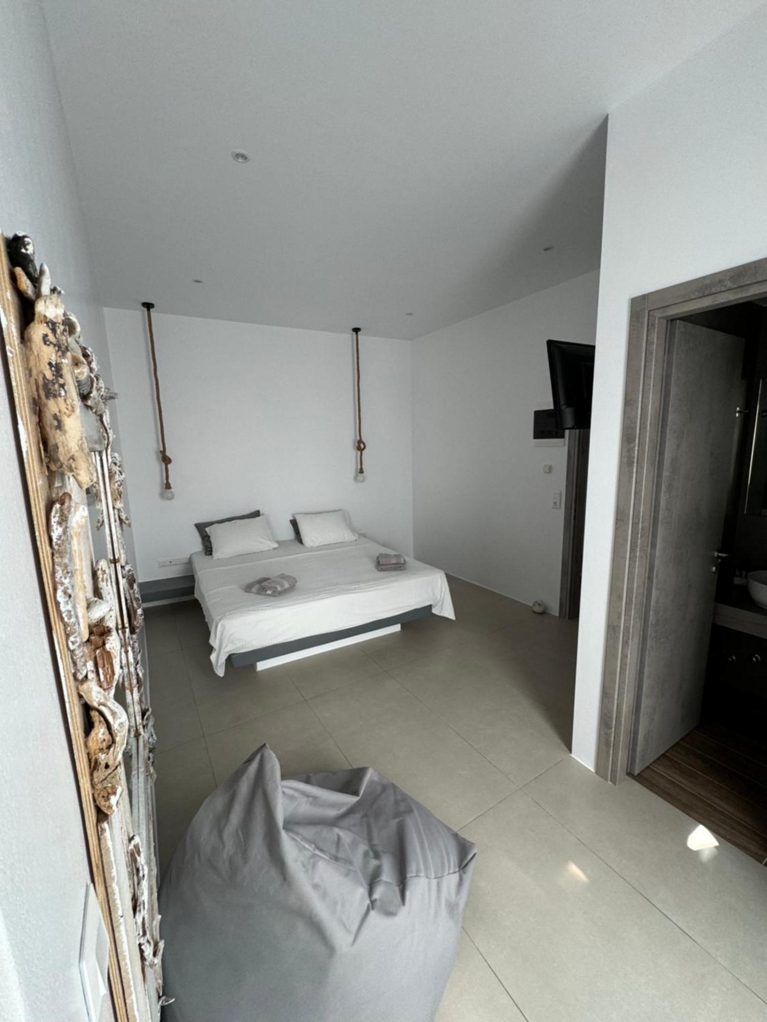 Madaky Hotel เนาซา ภายนอก รูปภาพ