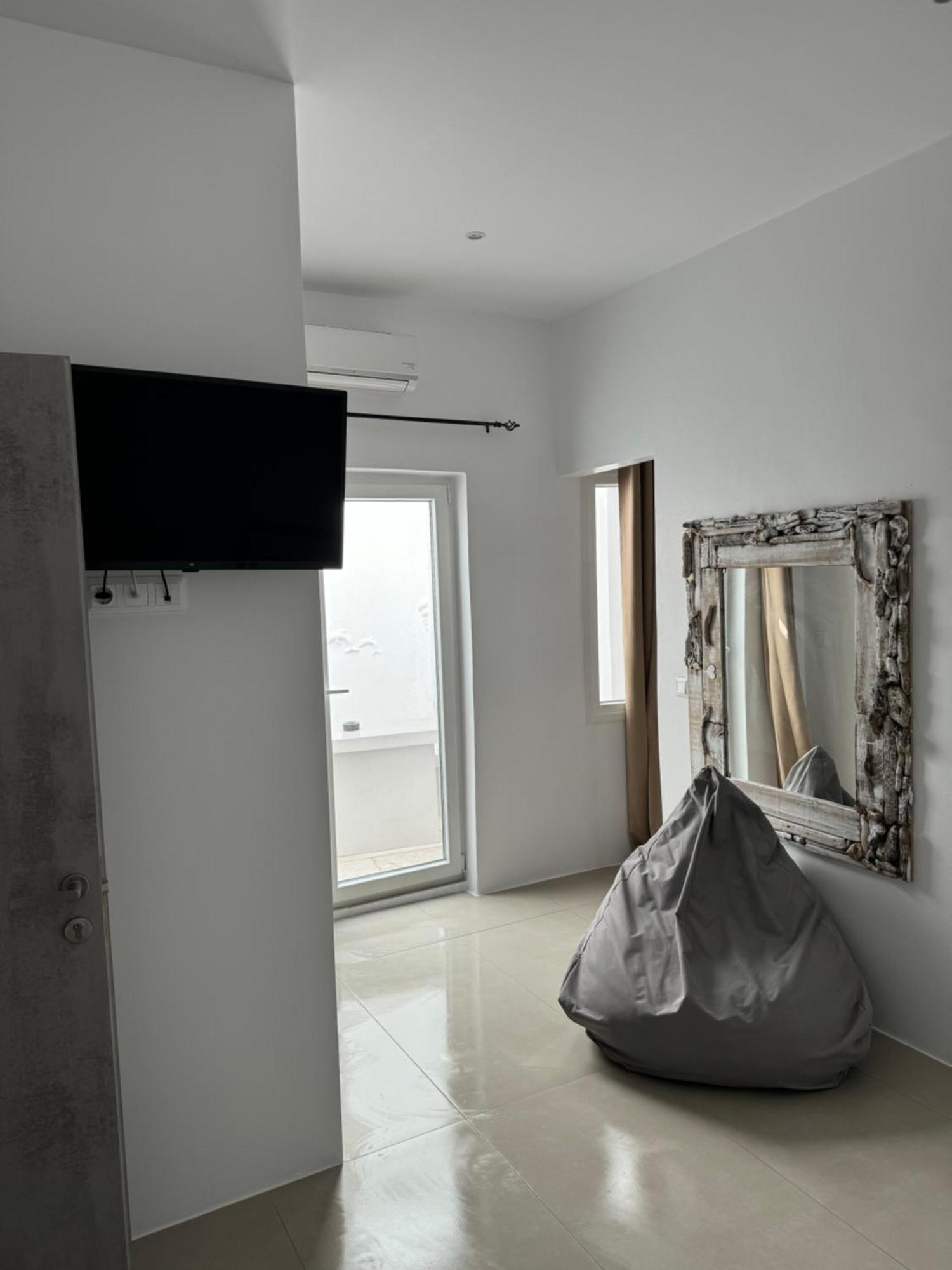 Madaky Hotel เนาซา ภายนอก รูปภาพ